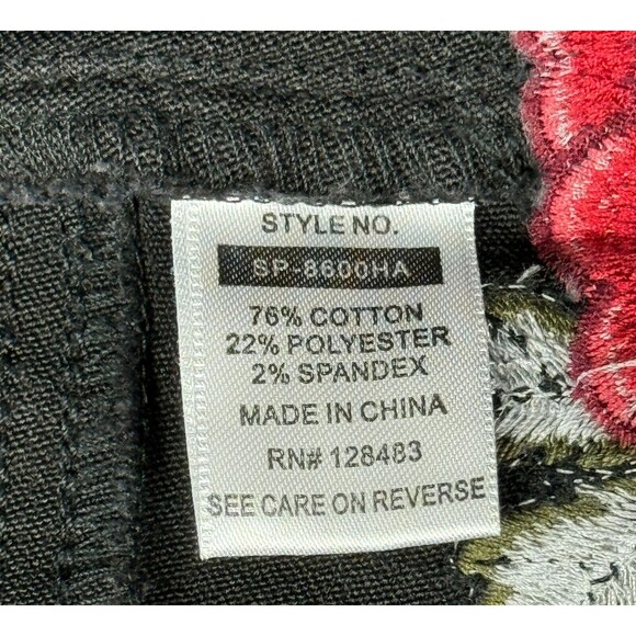 LITZ by UNIQ Black Floral Embroidered Denim Booty Shorts Juniors Sz Small NEW - Picture 5 of 6